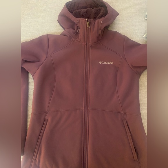 Columbia Jackets & Blazers - Columbia Omni Wind coat. Size Medium